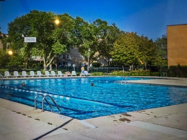 225 S Rohlwing Road 502