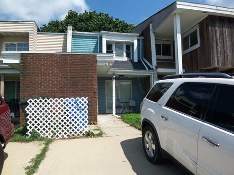 Photo of 2020 Berkshire Circle #H, Carpentersville, IL 60110 (MLS # 12667964)