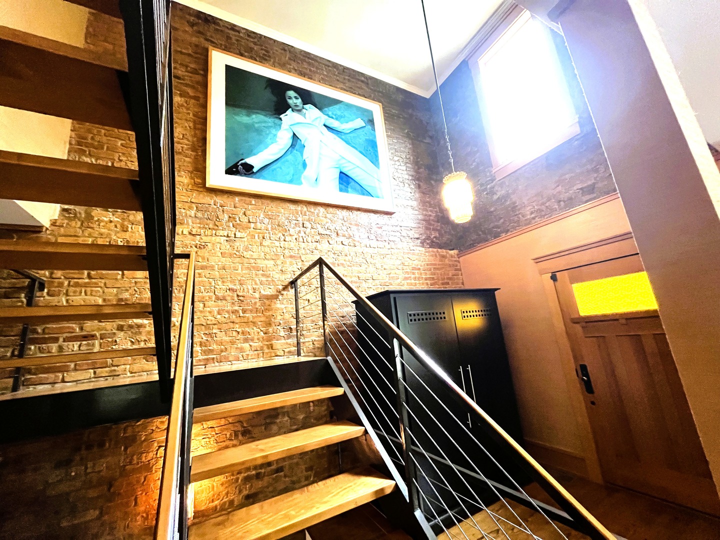 3822 N Claremont Avenue