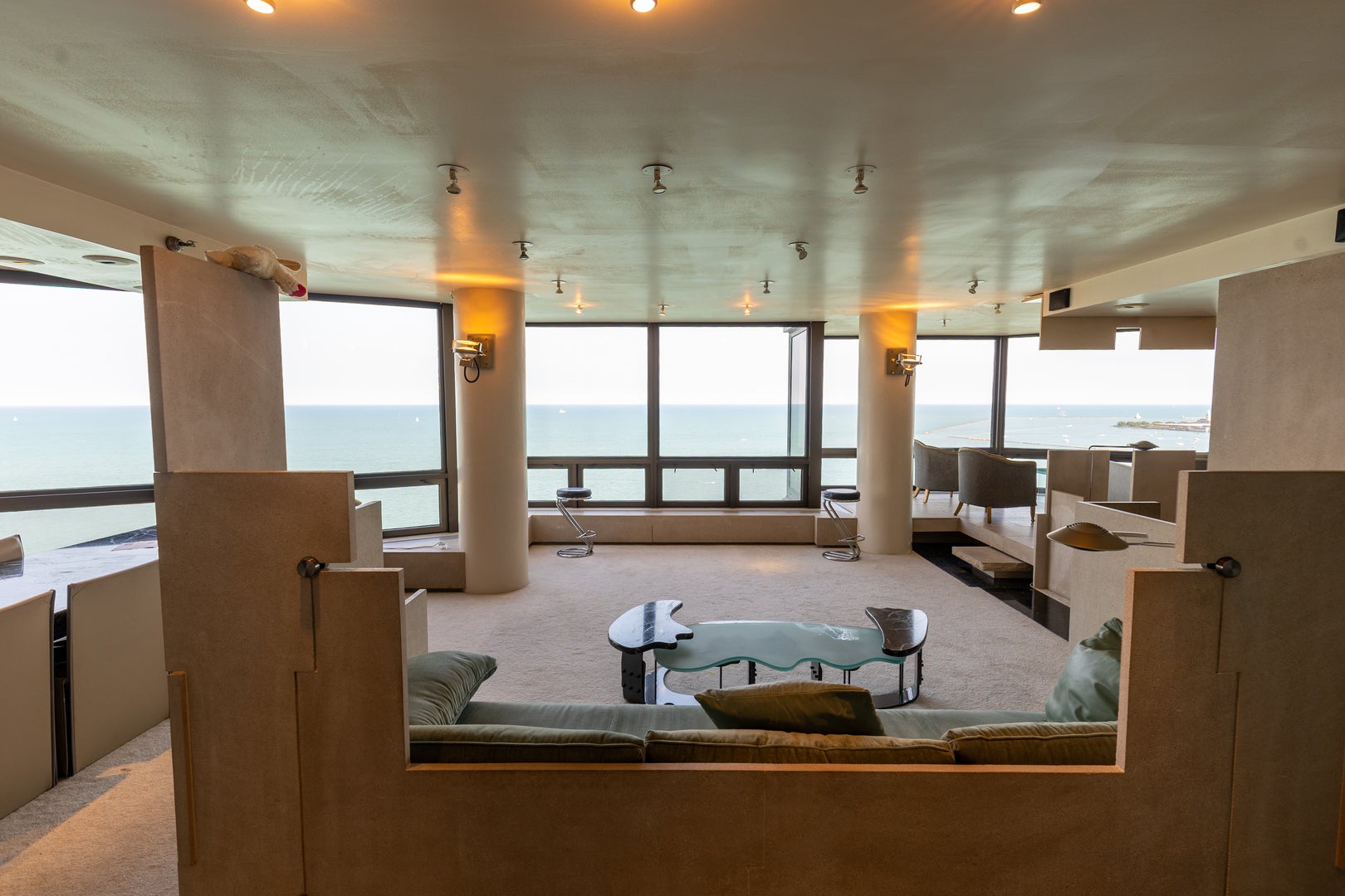 1418 N Lake shore Drive 28