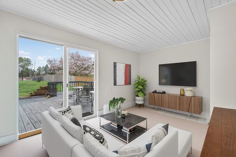 Tiny photo for 320 Chalmers Street, Geneva, IL 60134 (MLS # 12626660)