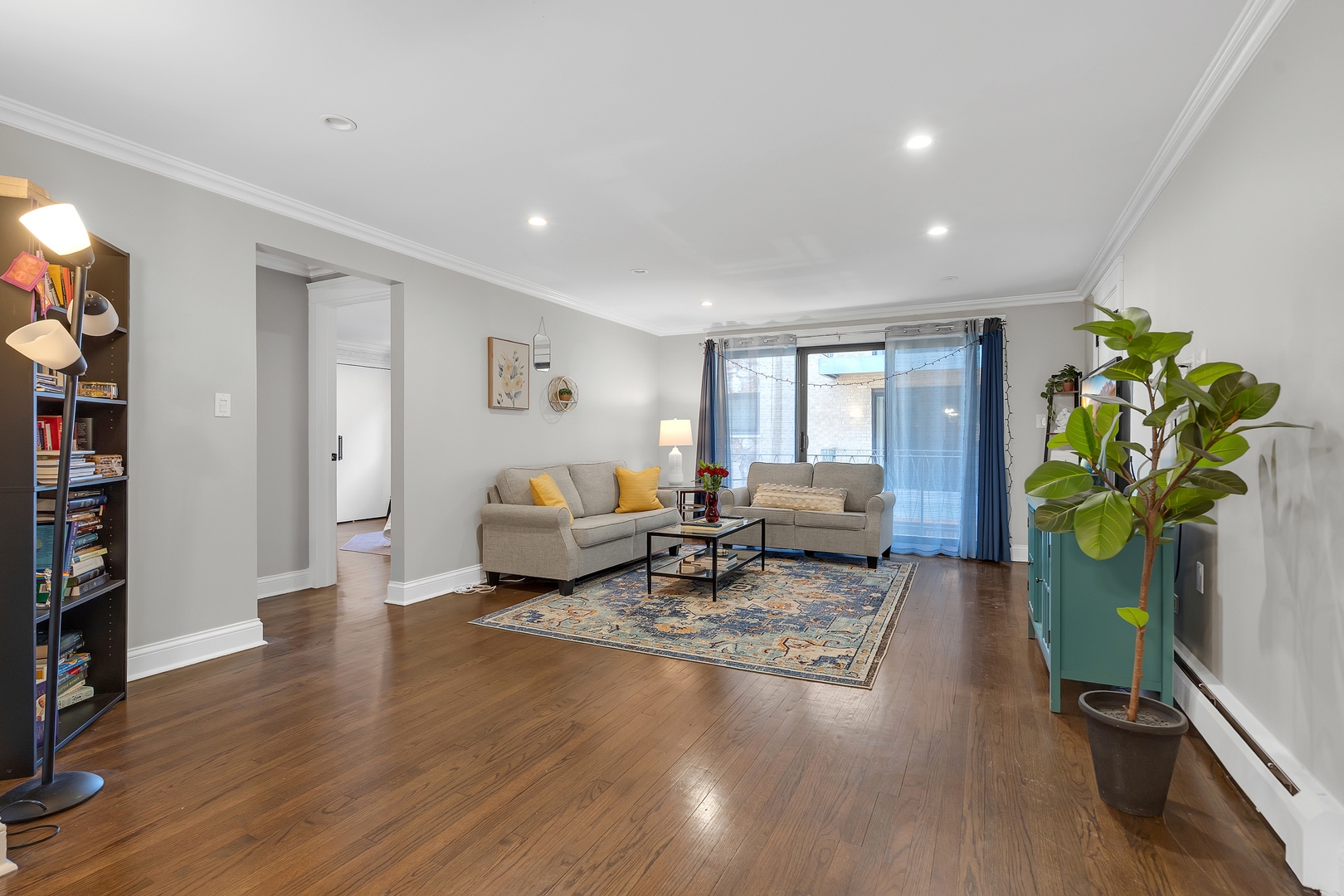 6870 N Northwest Highway 2F