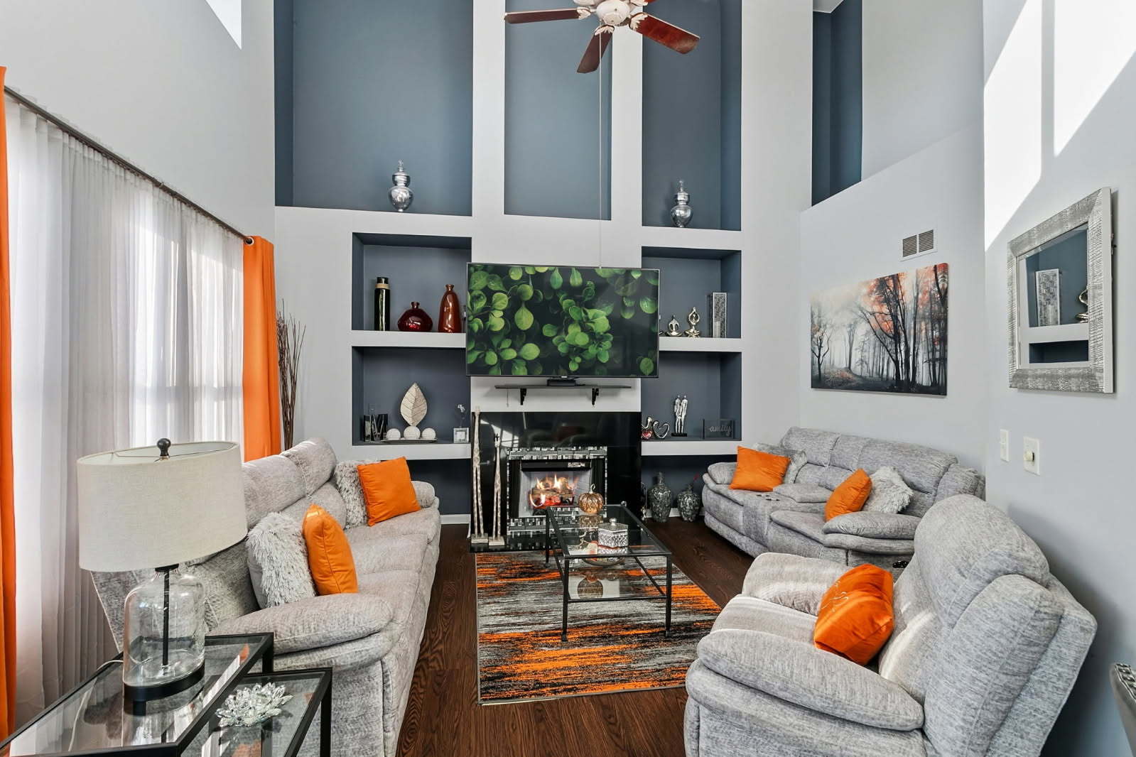 737 W St Johns Place