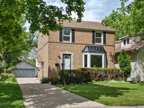 Photo of 204 Parkview Road, Riverside, IL 60546 (MLS # 12628399)