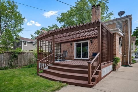 Tiny photo for 204 Parkview Road, Riverside, IL 60546 (MLS # 12628399)