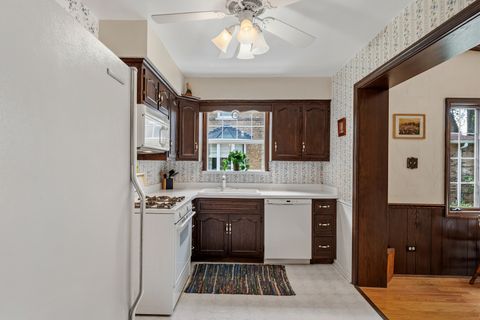 Tiny photo for 204 Parkview Road, Riverside, IL 60546 (MLS # 12628399)
