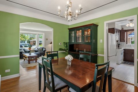 Tiny photo for 204 Parkview Road, Riverside, IL 60546 (MLS # 12628399)