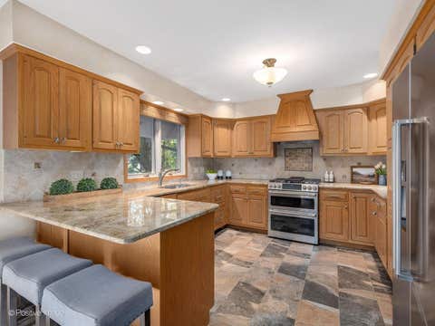 Tiny photo for 1116 Laurie Lane, Burr Ridge, IL 60527 (MLS # 12711796)