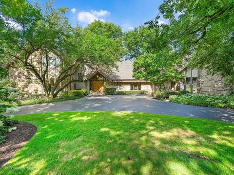 Photo of 1116 Laurie Lane, Burr Ridge, IL 60527 (MLS # 12711796)