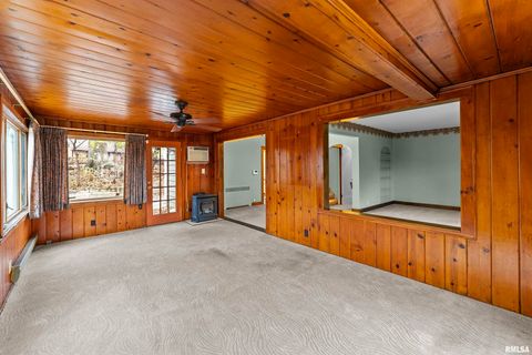 Tiny photo for 2019 11TH Street Place, East Moline, IL 61244 (MLS # QC4269440)