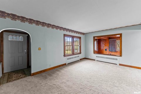 Tiny photo for 2019 11TH Street Place, East Moline, IL 61244 (MLS # QC4269440)