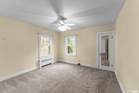 Tiny photo for 2019 11TH Street Place, East Moline, IL 61244 (MLS # QC4269440)