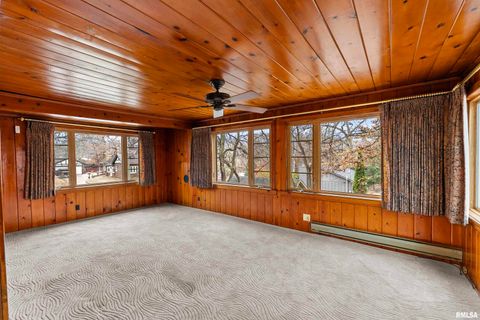 Tiny photo for 2019 11TH Street Place, East Moline, IL 61244 (MLS # QC4269440)