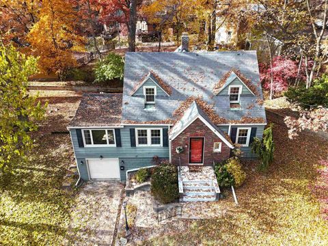 Tiny photo for 2019 11TH Street Place, East Moline, IL 61244 (MLS # QC4269440)