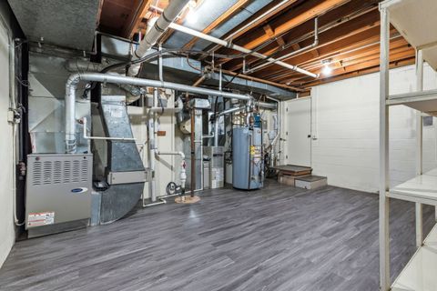 Tiny photo for 901 S Burton Place, Arlington Heights, IL 60005 (MLS # 12567356)