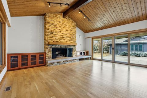 Tiny photo for 901 S Burton Place, Arlington Heights, IL 60005 (MLS # 12567356)