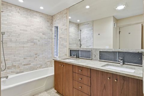 Tiny photo for 901 S Burton Place, Arlington Heights, IL 60005 (MLS # 12567356)