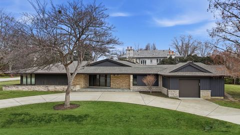 Tiny photo for 901 S Burton Place, Arlington Heights, IL 60005 (MLS # 12567356)