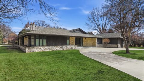 Tiny photo for 901 S Burton Place, Arlington Heights, IL 60005 (MLS # 12567356)