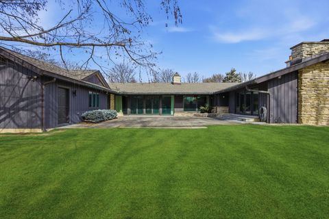 Tiny photo for 901 S Burton Place, Arlington Heights, IL 60005 (MLS # 12567356)