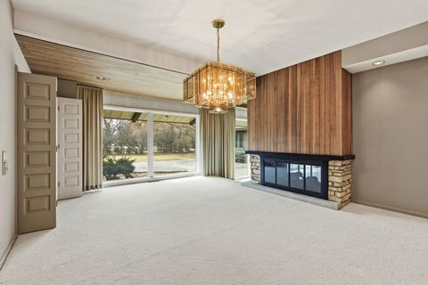 Tiny photo for 901 S Burton Place, Arlington Heights, IL 60005 (MLS # 12567356)