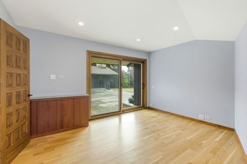 Tiny photo for 901 S Burton Place, Arlington Heights, IL 60005 (MLS # 12567356)