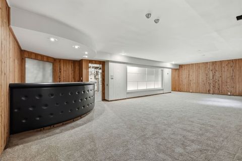 Tiny photo for 901 S Burton Place, Arlington Heights, IL 60005 (MLS # 12567356)