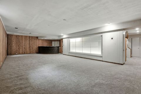 Tiny photo for 901 S Burton Place, Arlington Heights, IL 60005 (MLS # 12567356)