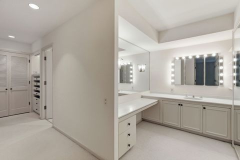 Tiny photo for 901 S Burton Place, Arlington Heights, IL 60005 (MLS # 12567356)