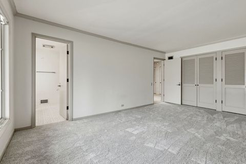 Tiny photo for 901 S Burton Place, Arlington Heights, IL 60005 (MLS # 12567356)