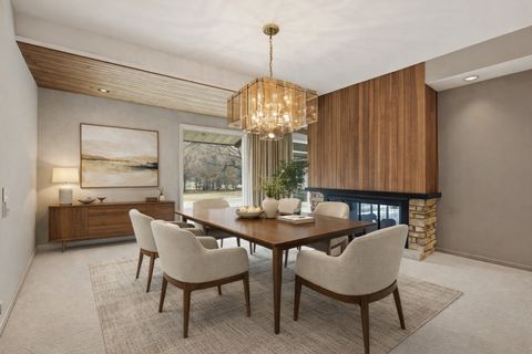 Tiny photo for 901 S Burton Place, Arlington Heights, IL 60005 (MLS # 12567356)