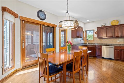Tiny photo for 1928 N Ridge Avenue, Arlington Heights, IL 60004 (MLS # 12597594)