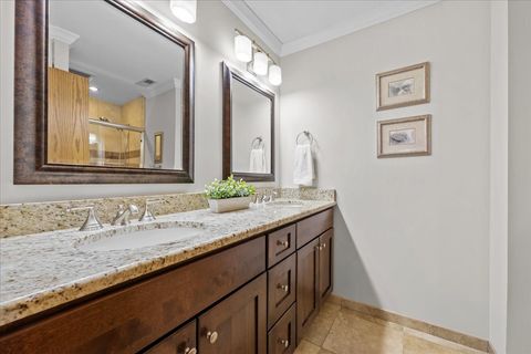 Tiny photo for 1928 N Ridge Avenue, Arlington Heights, IL 60004 (MLS # 12597594)
