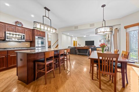 Tiny photo for 1928 N Ridge Avenue, Arlington Heights, IL 60004 (MLS # 12597594)