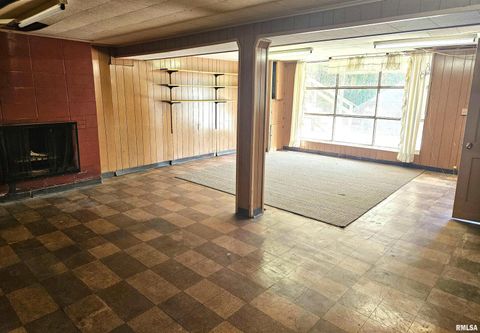 Tiny photo for 2131 W SUNNYBROOK Drive, Quincy, IL 62301 (MLS # QC4268708)