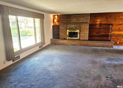 Tiny photo for 2131 W SUNNYBROOK Drive, Quincy, IL 62301 (MLS # QC4268708)