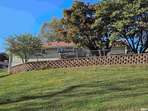 Tiny photo for 2131 W SUNNYBROOK Drive, Quincy, IL 62301 (MLS # QC4268708)