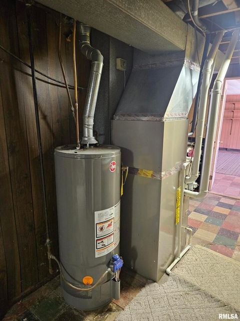 Tiny photo for 2131 W SUNNYBROOK Drive, Quincy, IL 62301 (MLS # QC4268708)