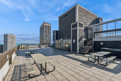 Tiny photo for 2700 N Hampden Court #18E, Chicago, IL 60614 (MLS # 12602118)