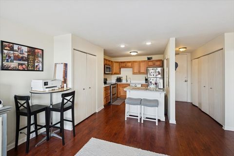 Tiny photo for 2700 N Hampden Court #18E, Chicago, IL 60614 (MLS # 12602118)