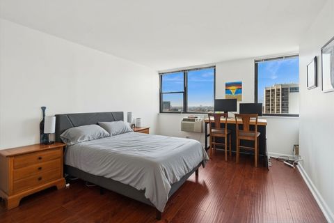 Tiny photo for 2700 N Hampden Court #18E, Chicago, IL 60614 (MLS # 12602118)