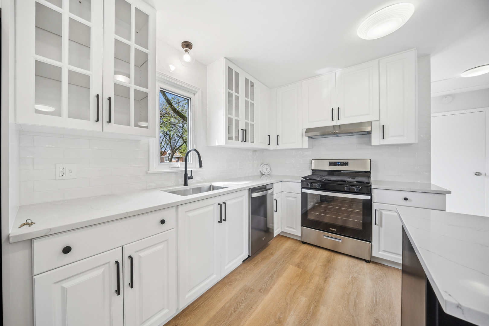 5359 S Nordica Avenue