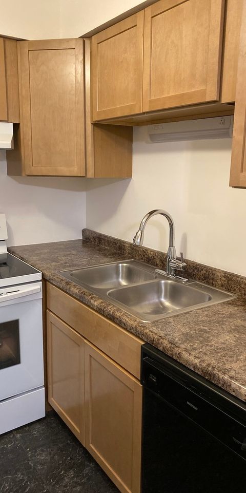 Tiny photo for 17975 Huntleigh Court #301, Country Club Hills, IL 60478 (MLS # 12434705)