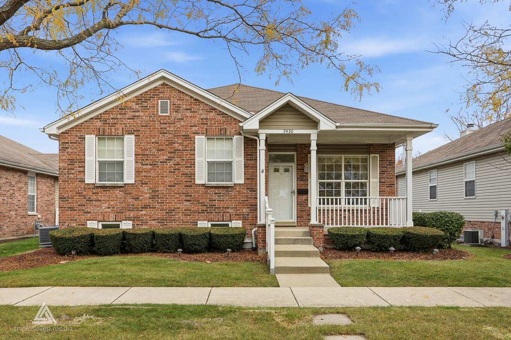 Photo for 9430 Georgetown Square, Orland Park, IL 60467 (MLS # 12501206)