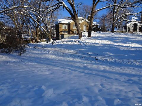 Photo of 1515 Jersey Ridge Road, Davenport, IA 52803 (MLS # QC4269872)