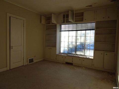 Tiny photo for 1515 Jersey Ridge Road, Davenport, IA 52803 (MLS # QC4269872)