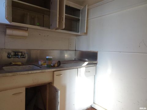 Tiny photo for 1515 Jersey Ridge Road, Davenport, IA 52803 (MLS # QC4269872)