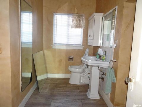 Tiny photo for 1515 Jersey Ridge Road, Davenport, IA 52803 (MLS # QC4269872)