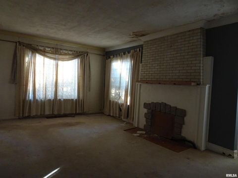 Tiny photo for 1515 Jersey Ridge Road, Davenport, IA 52803 (MLS # QC4269872)