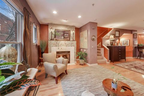 Tiny photo for 523 Chicago Avenue #D, Evanston, IL 60202 (MLS # 12591405)